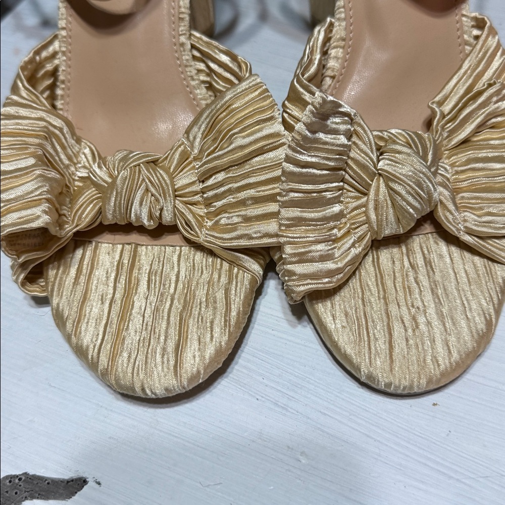 Amoji bow gold satin material high block heel sandals shoes size 39.5 or 8.5 / 9 - Picture 2 of 8